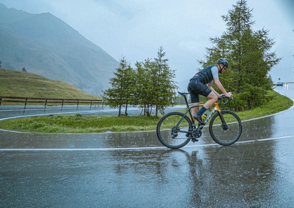 wielrennen in de regen